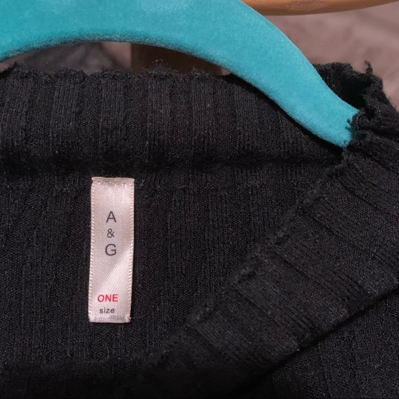 Black ribbed crew neck sweater - Picture 4 of 5